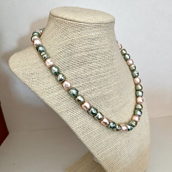 Pearl Bead Necklace and Bracelet Set - Picture 3 of 11